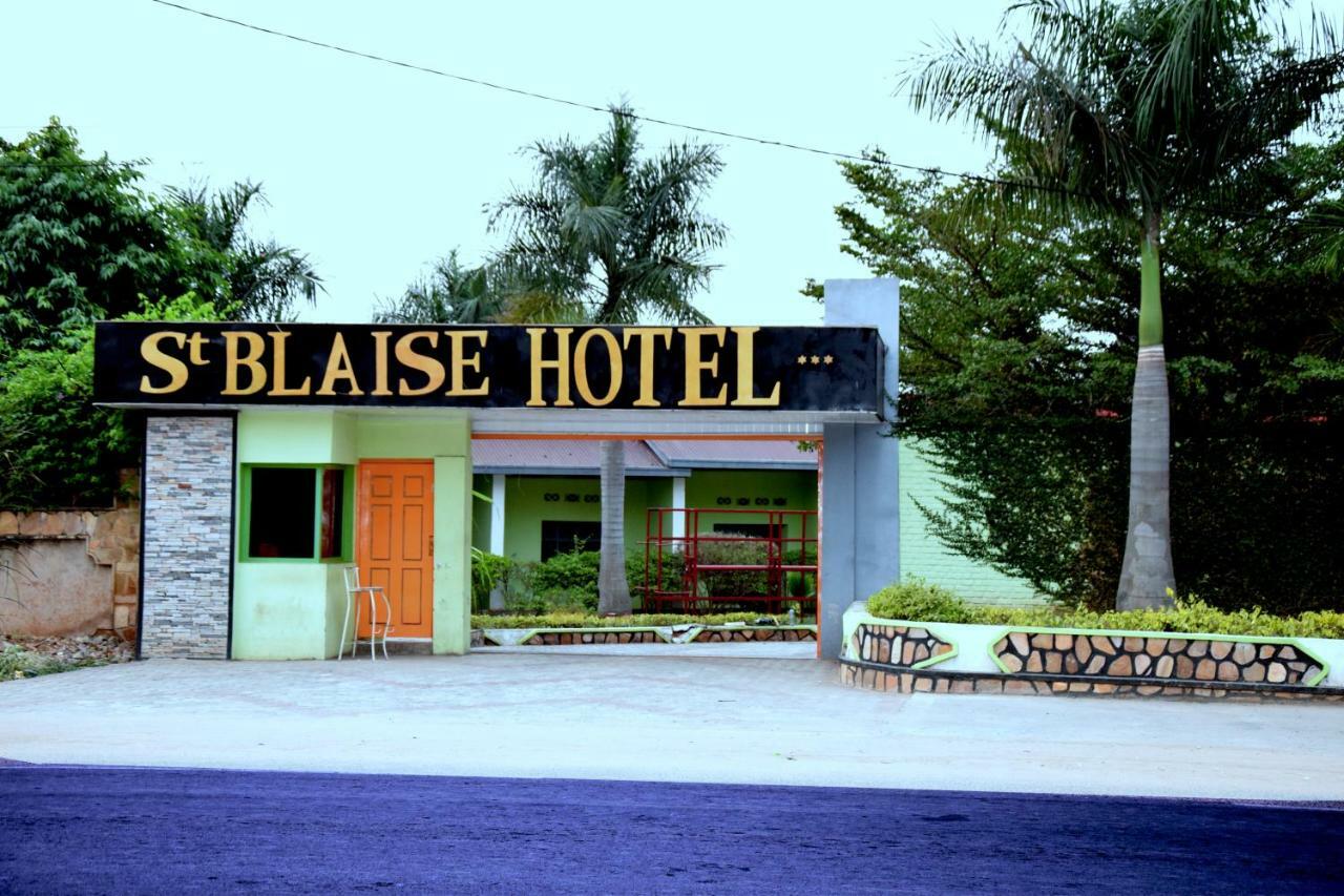 Saint Blaise Hotel Bujumbura Rum bild